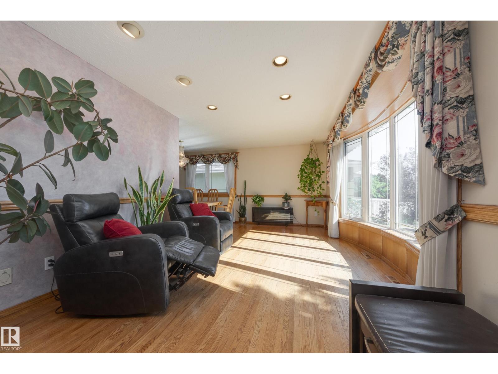 7512 129A AV NW NW