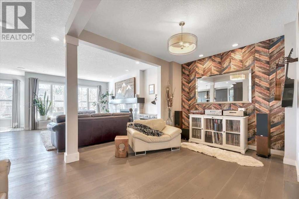 5 Riviera Crescent