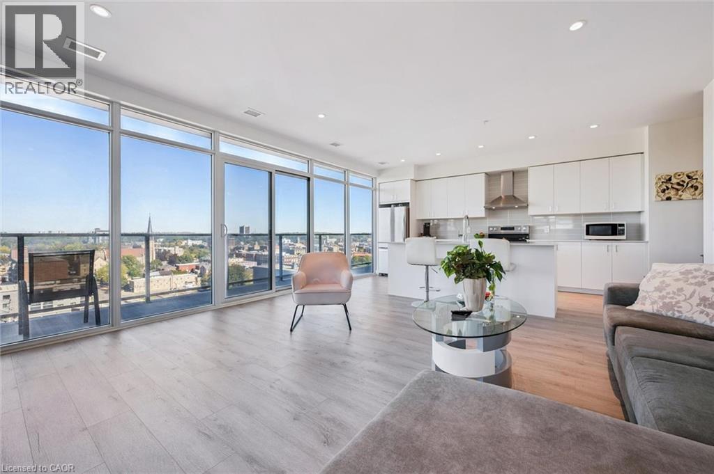 15 GLEBE Street Unit# 902