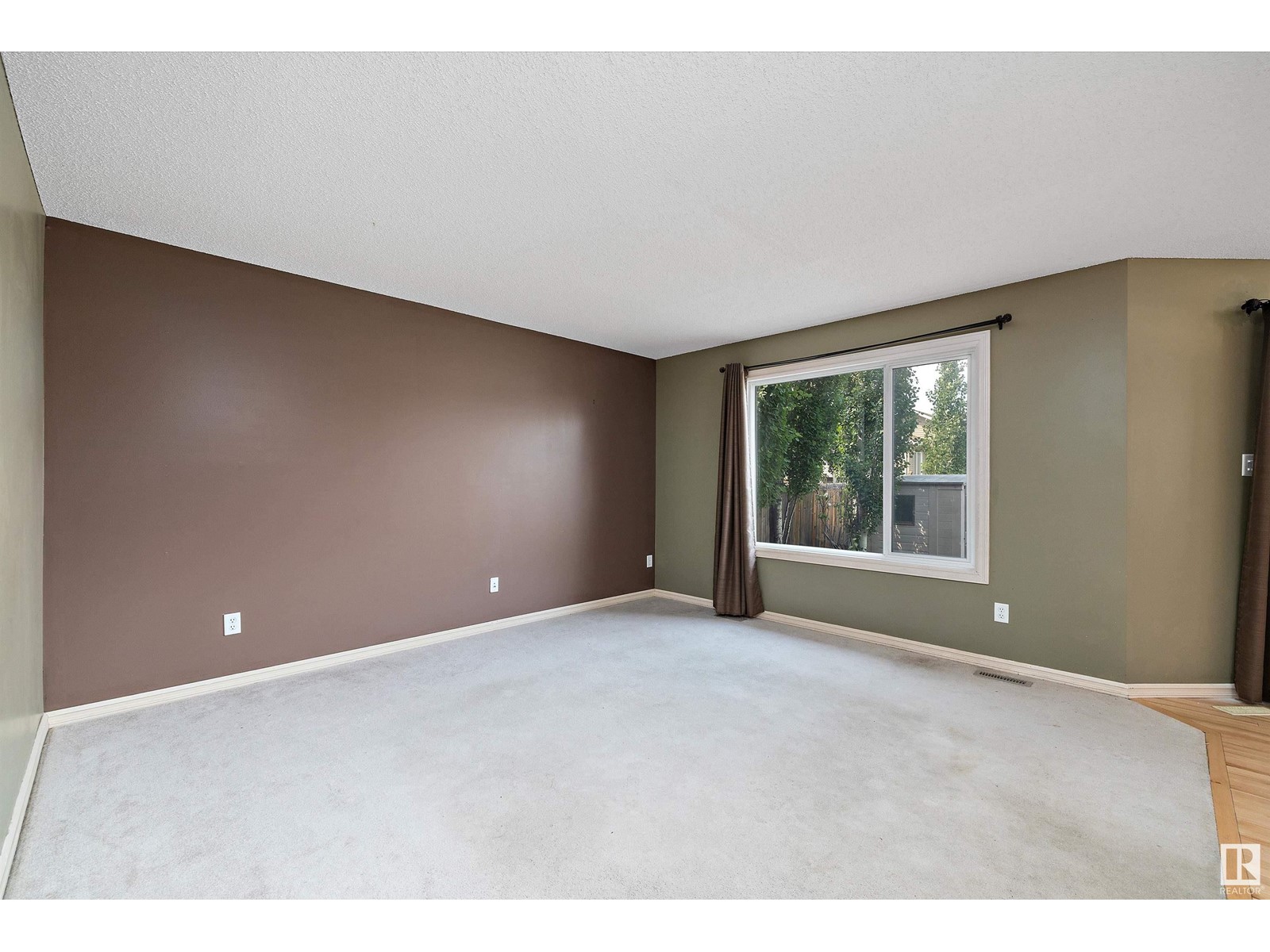 4514 163A AV NW