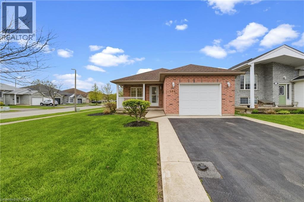 296 AUTUMN Crescent