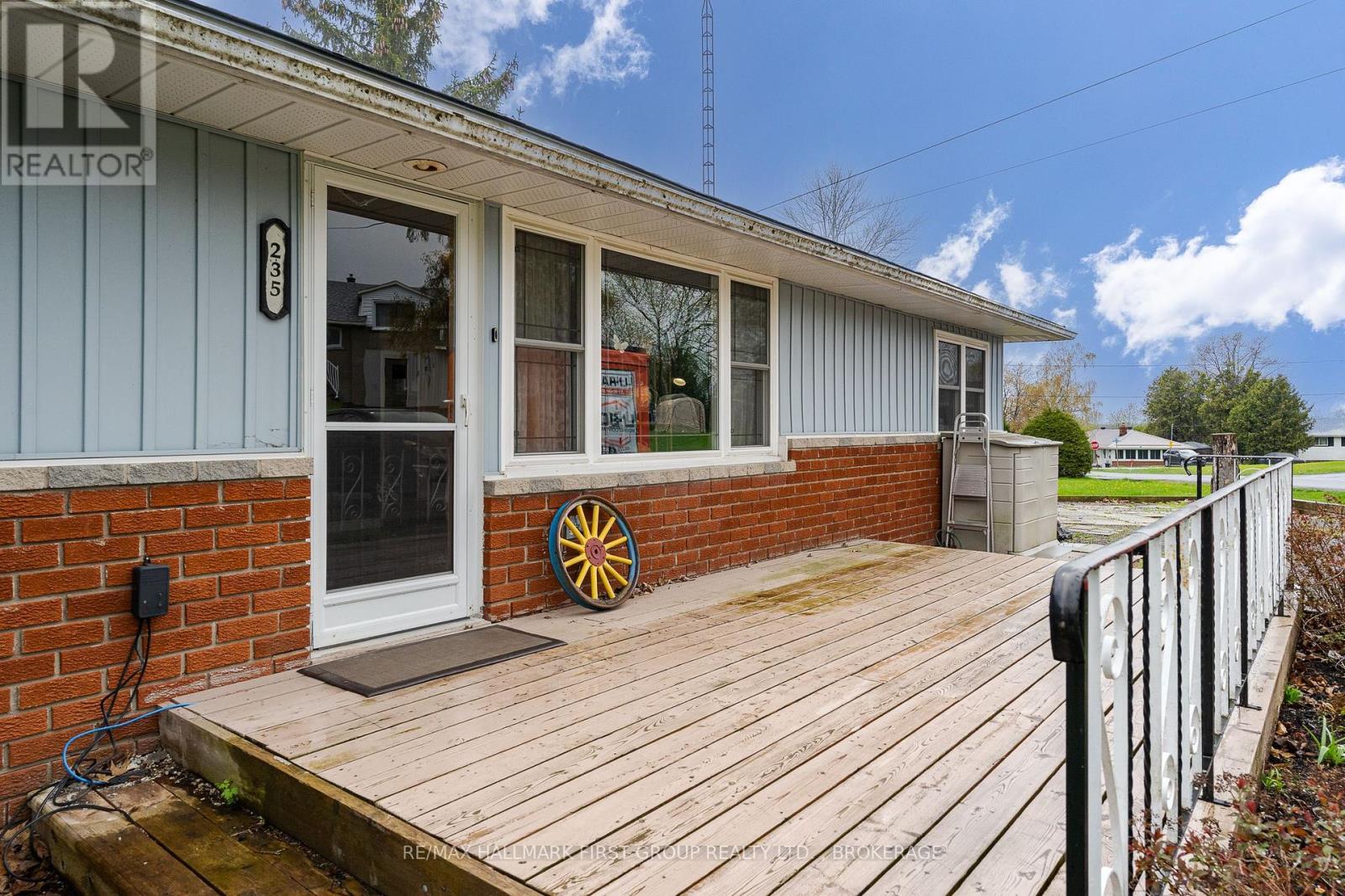 235 LAKEVIEW ROAD