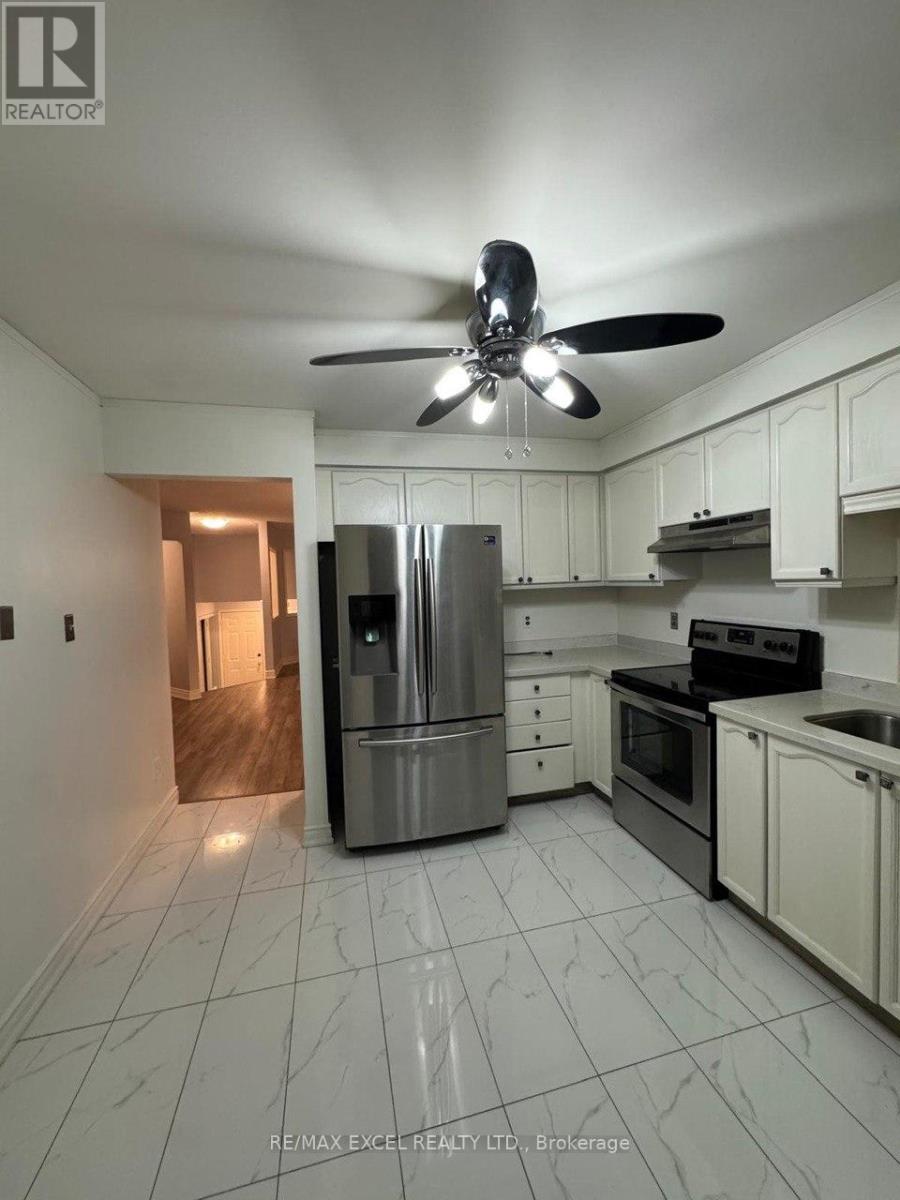 ROOM - 425 ELMWOOD COURT