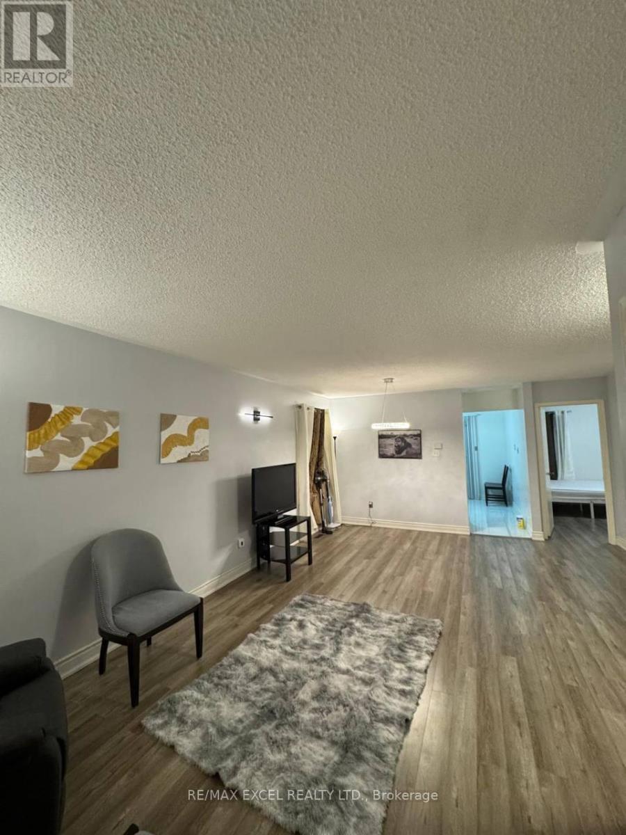 ROOM - 425 ELMWOOD COURT