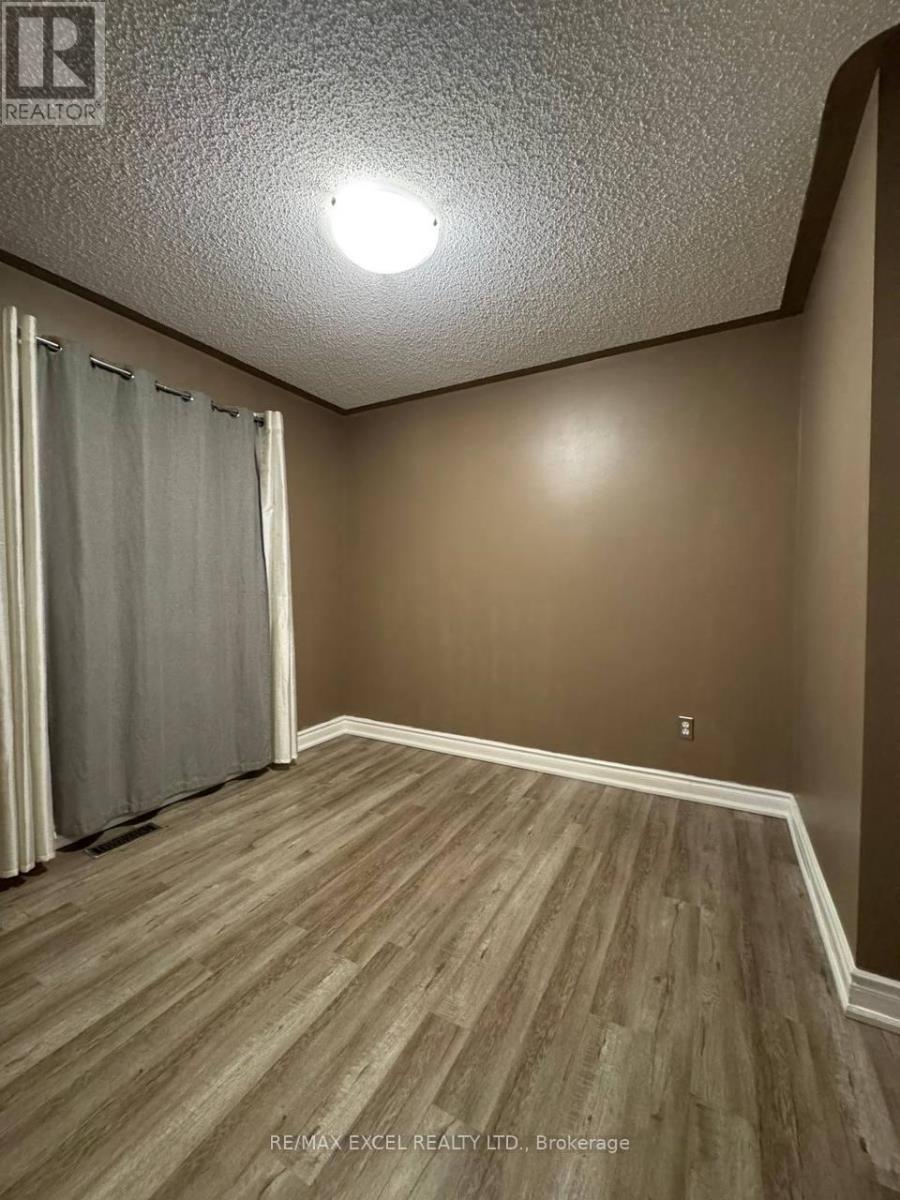 ROOM - 425 ELMWOOD COURT