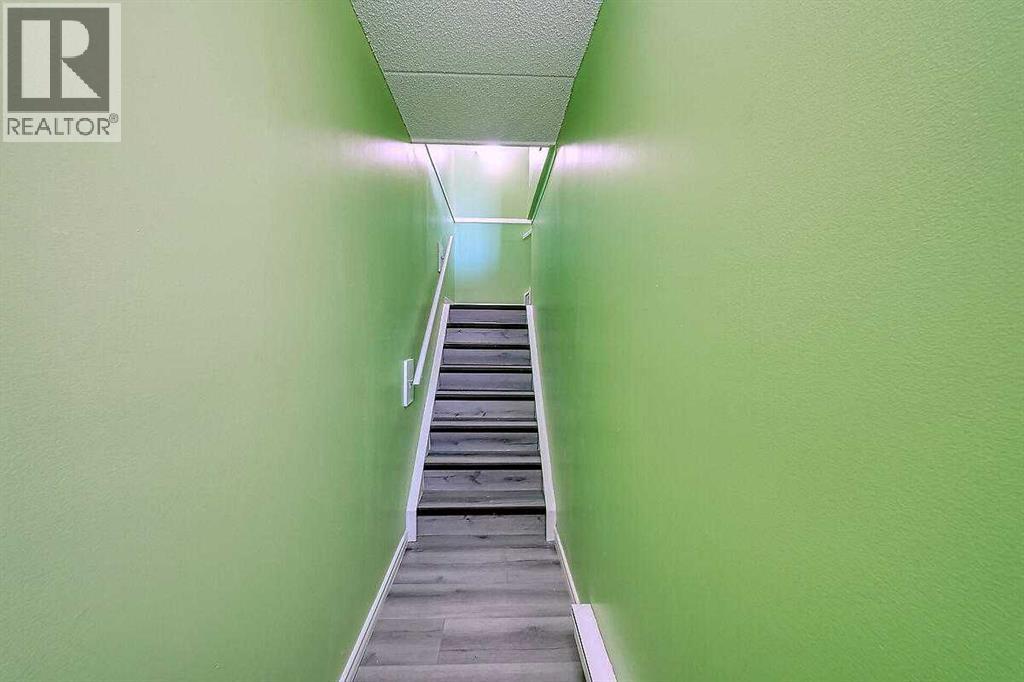 206, 2200 Woodview Drive SW