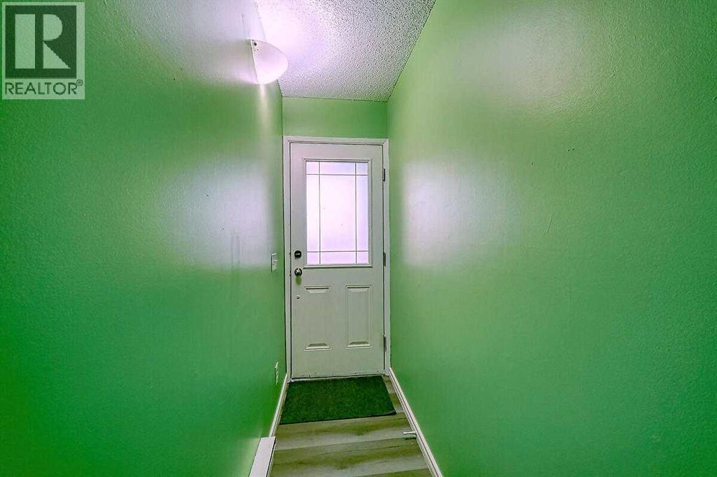 206, 2200 Woodview Drive SW