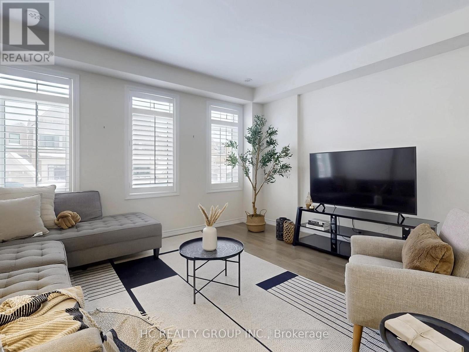 14 ISABELLA PEACH DRIVE