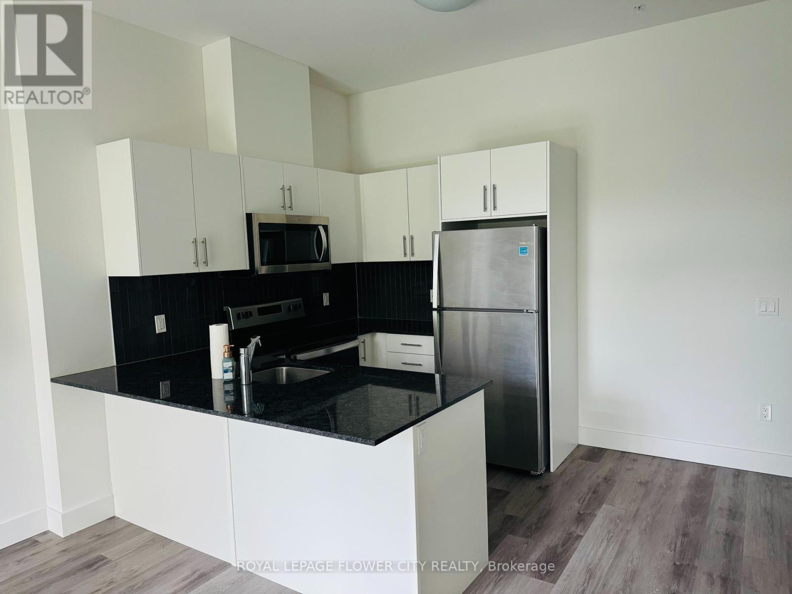 108 - 103 ROGER STREET