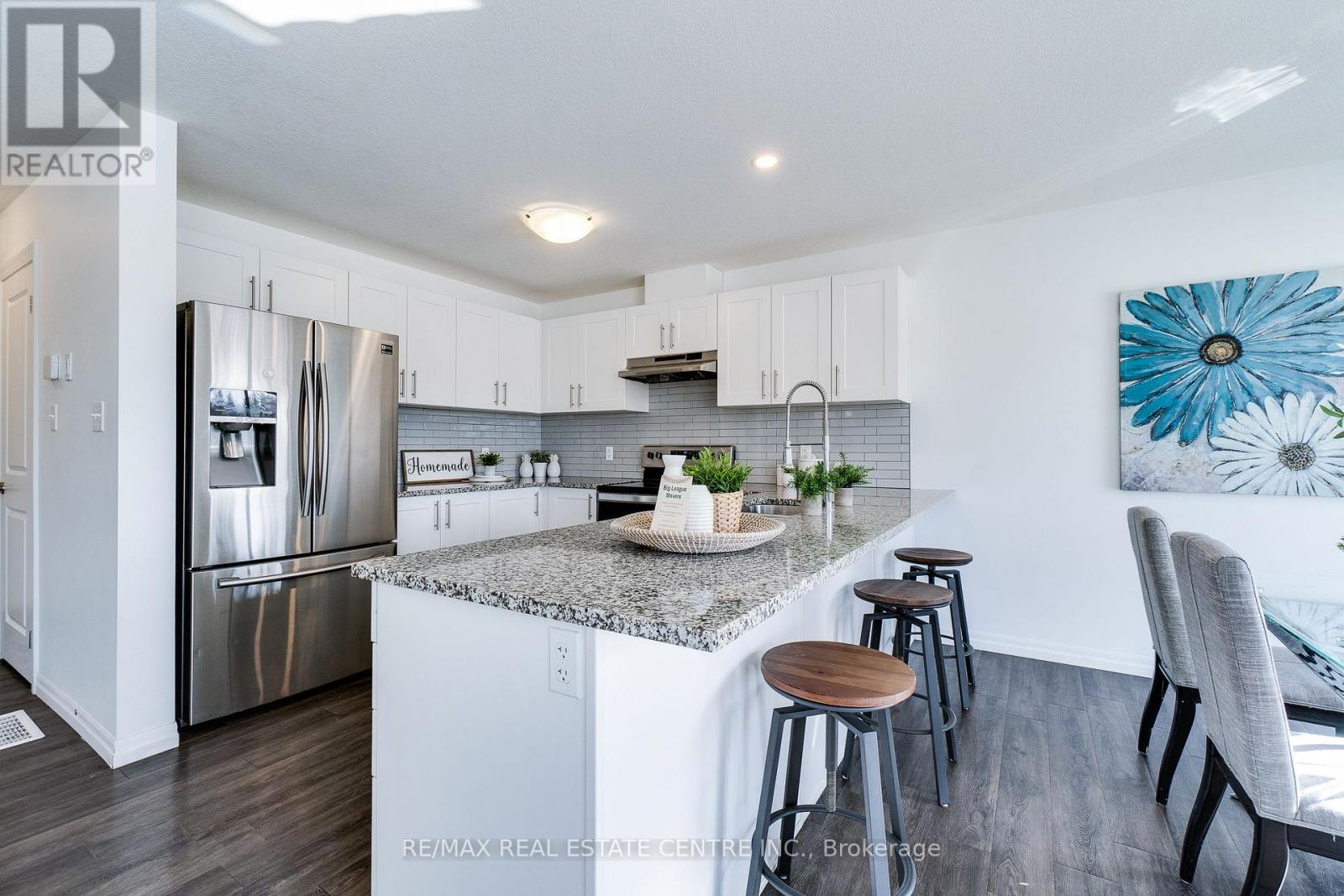 27 - 135 HARDCASTLE DRIVE