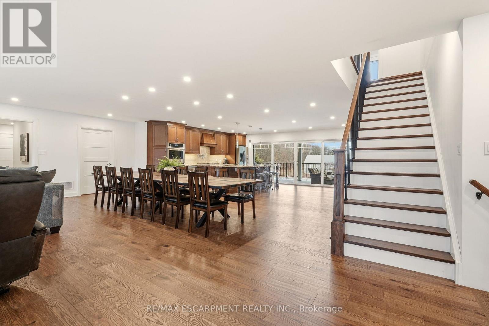 1354 NO 1 SIDE ROAD N