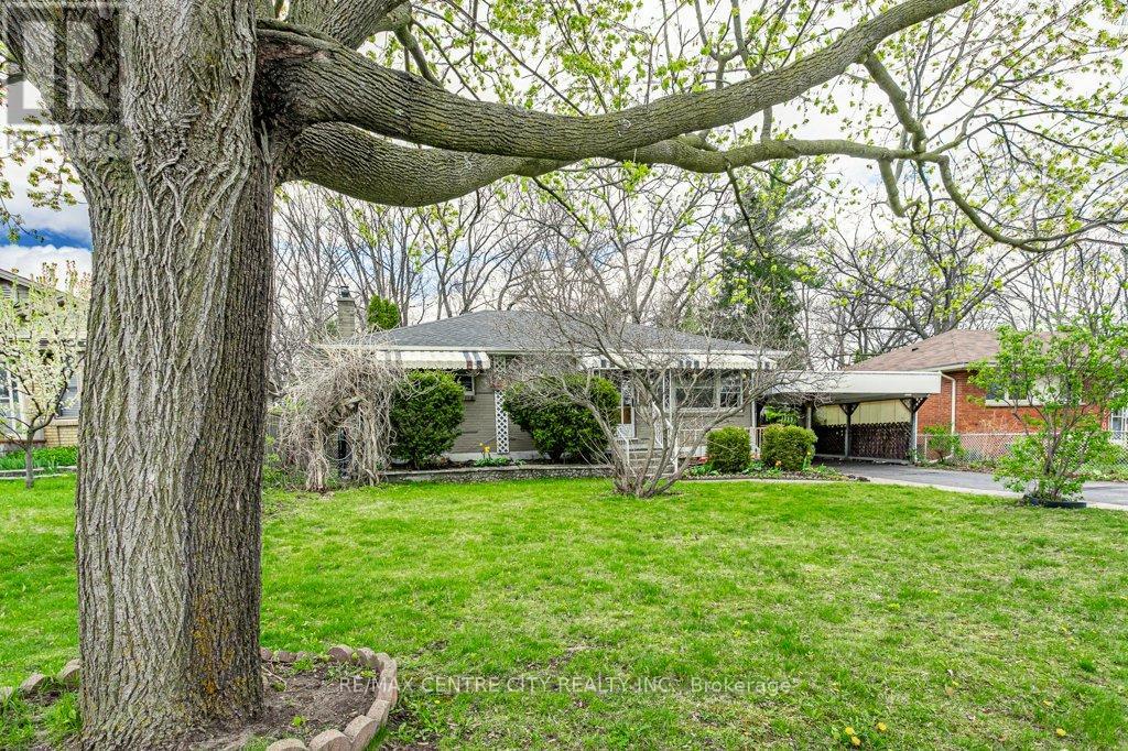 77 QUEENSTON CRESCENT
