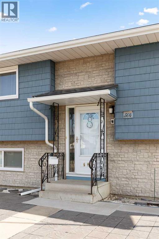 504 Sissons Crescent SE