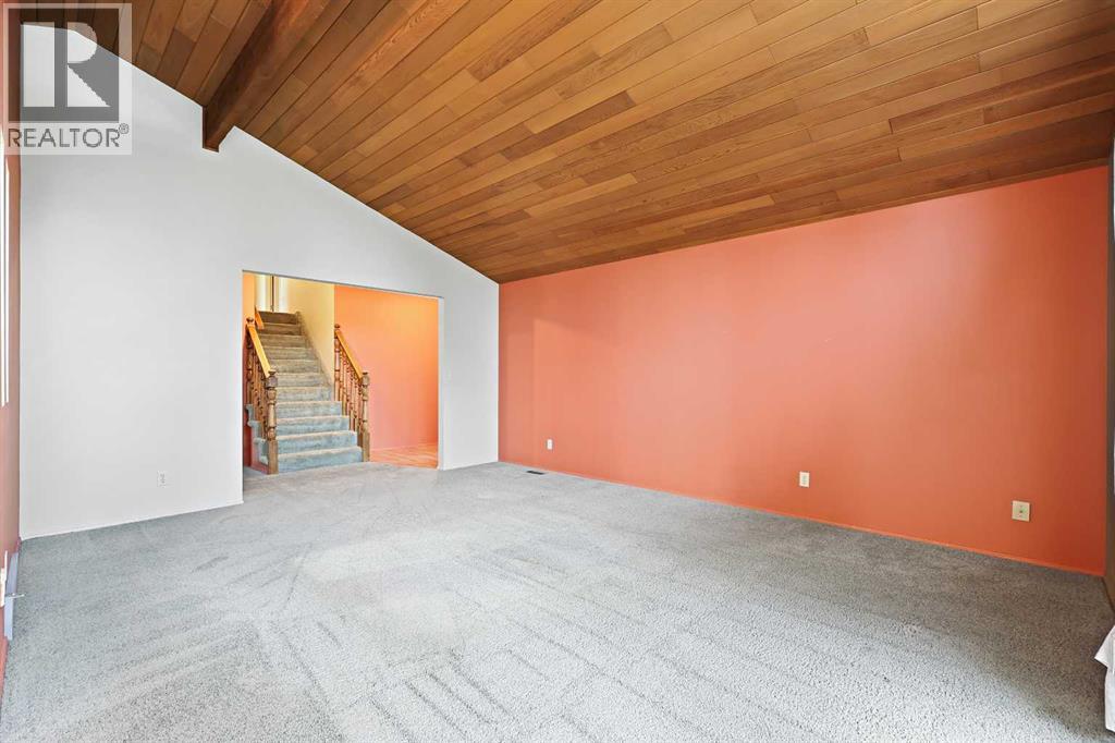 27 Sunmount Crescent SE