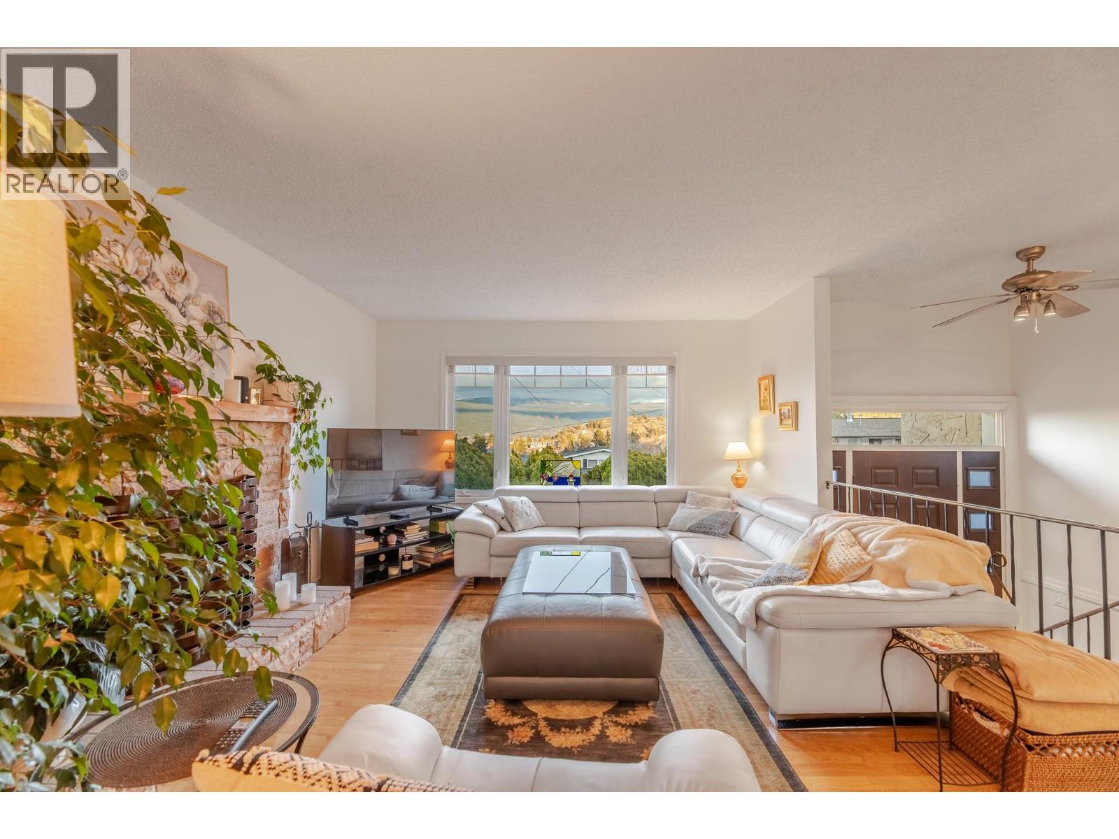 12612 REYNOLDS Avenue