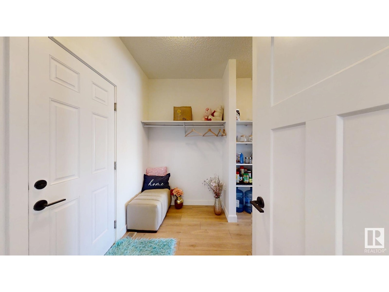 9720 224 ST NW