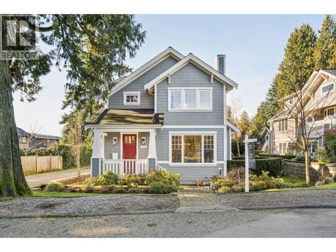 1155 12TH STREET West Vancouver BC V7T2N4