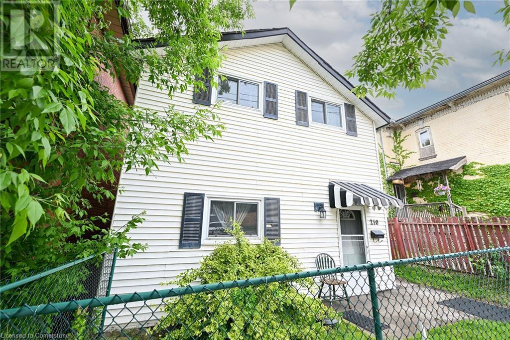 210 DARLING Street