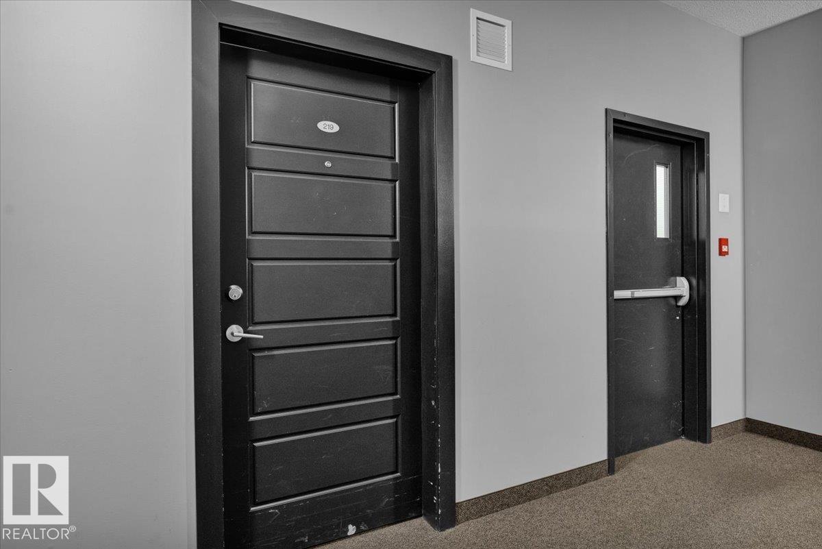 #219 14808 125 ST NW