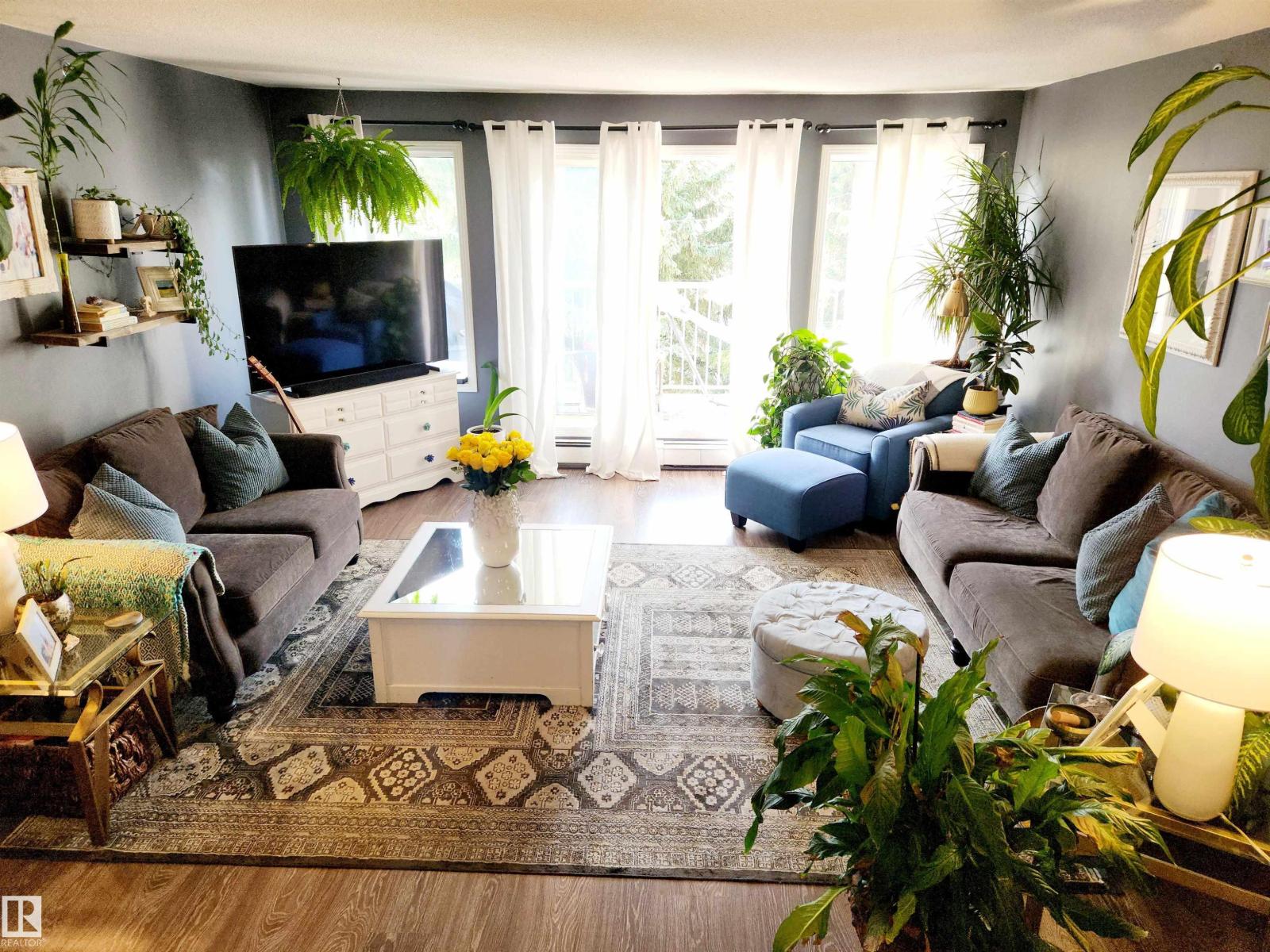 #318 10508 119 ST NW