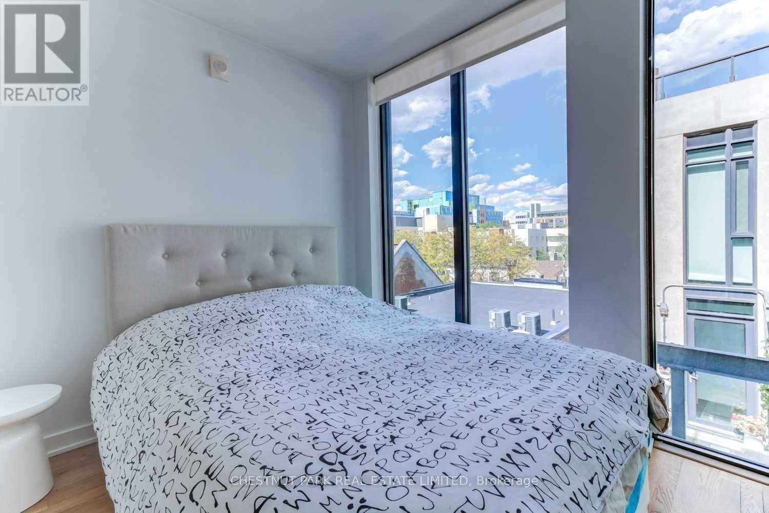 315 - 8 DOVERCOURT ROAD