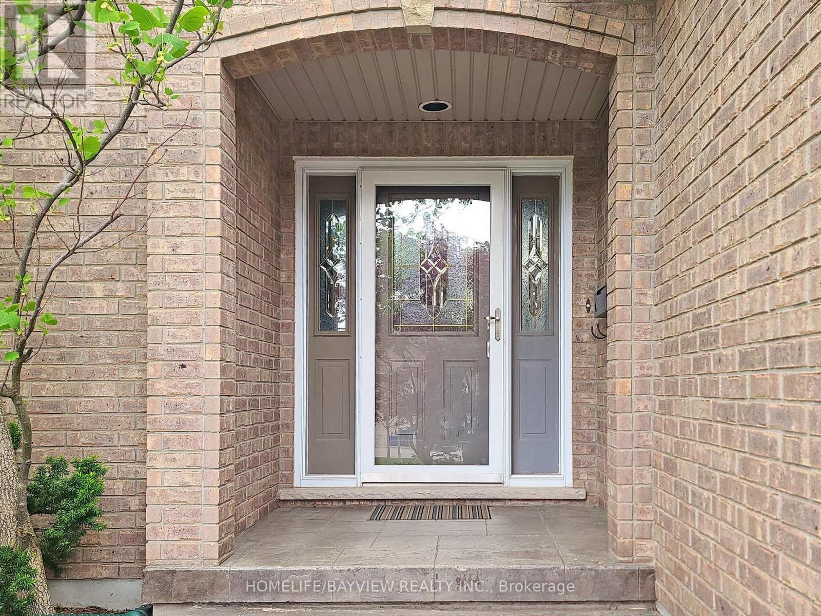 574 SANDBANKS CRESCENT