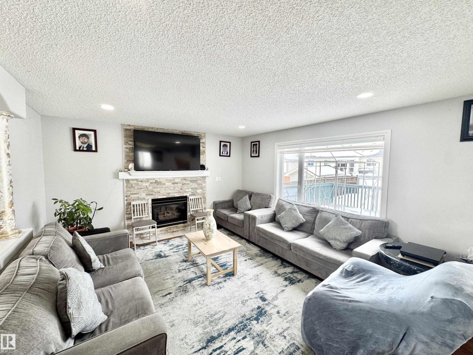 6734 162A AV NW