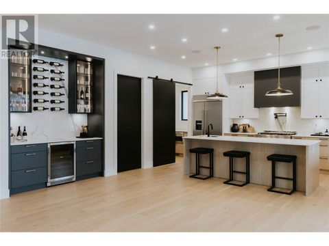 5533 Foothill Court Kelowna BC V1W0C4