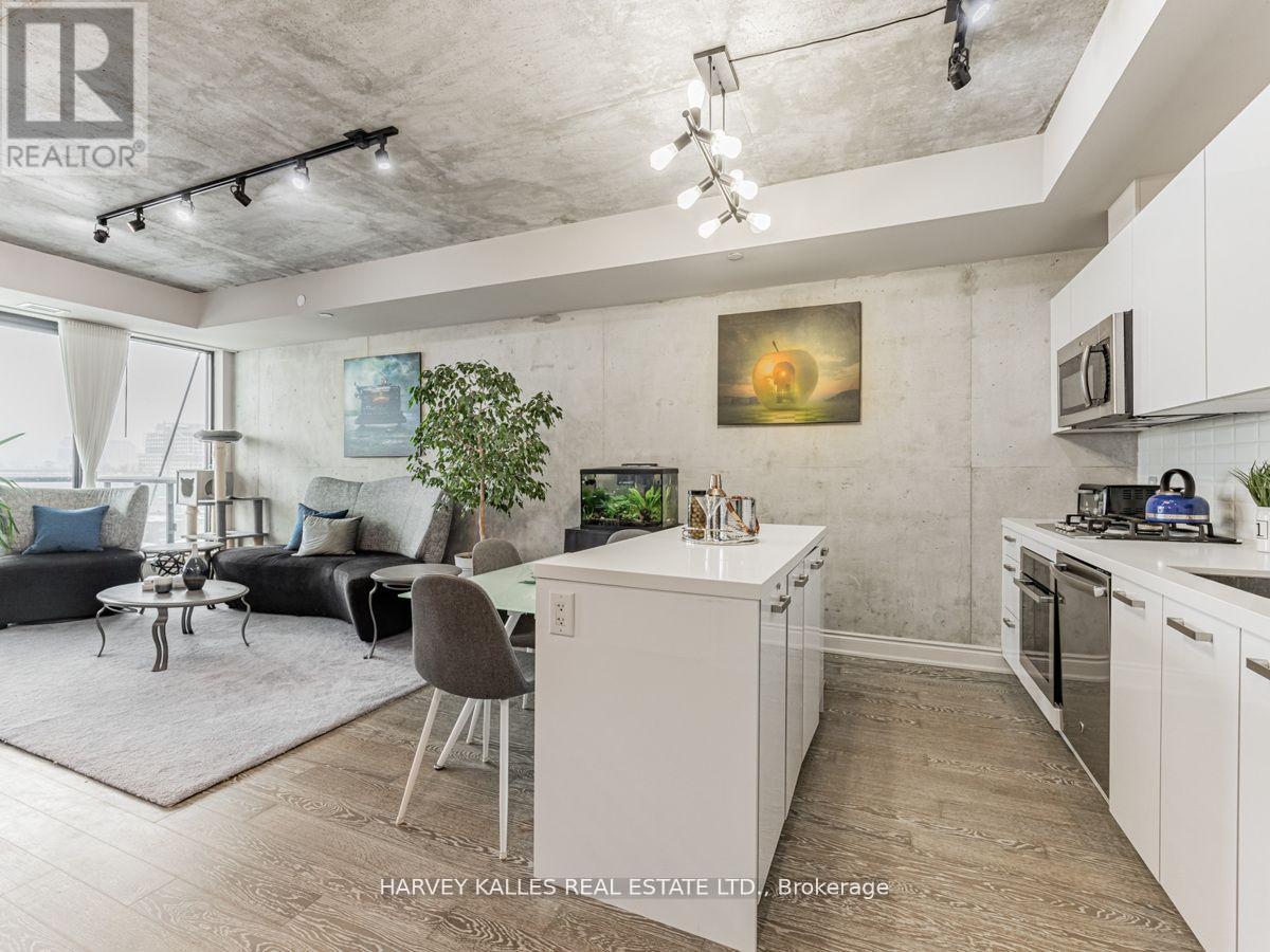 816 - 608 RICHMOND STREET W