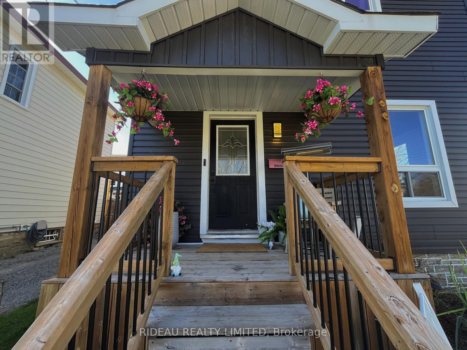 110 MAIN STREET E