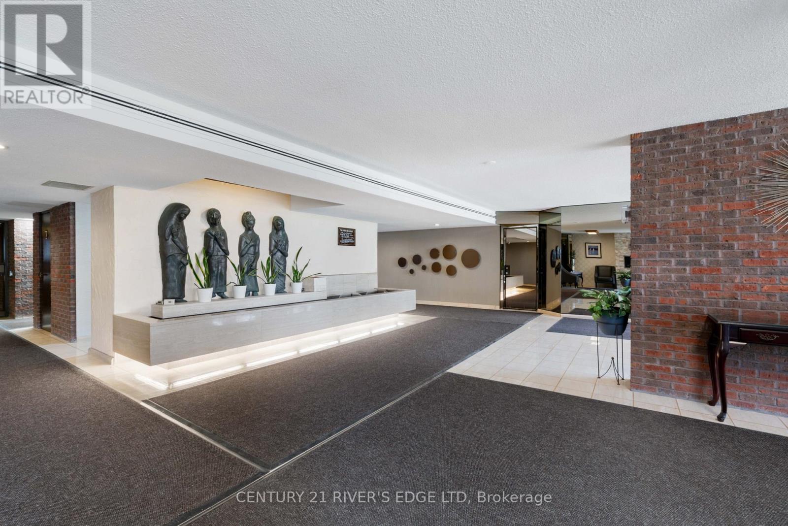 601 - 55 WATER STREET E