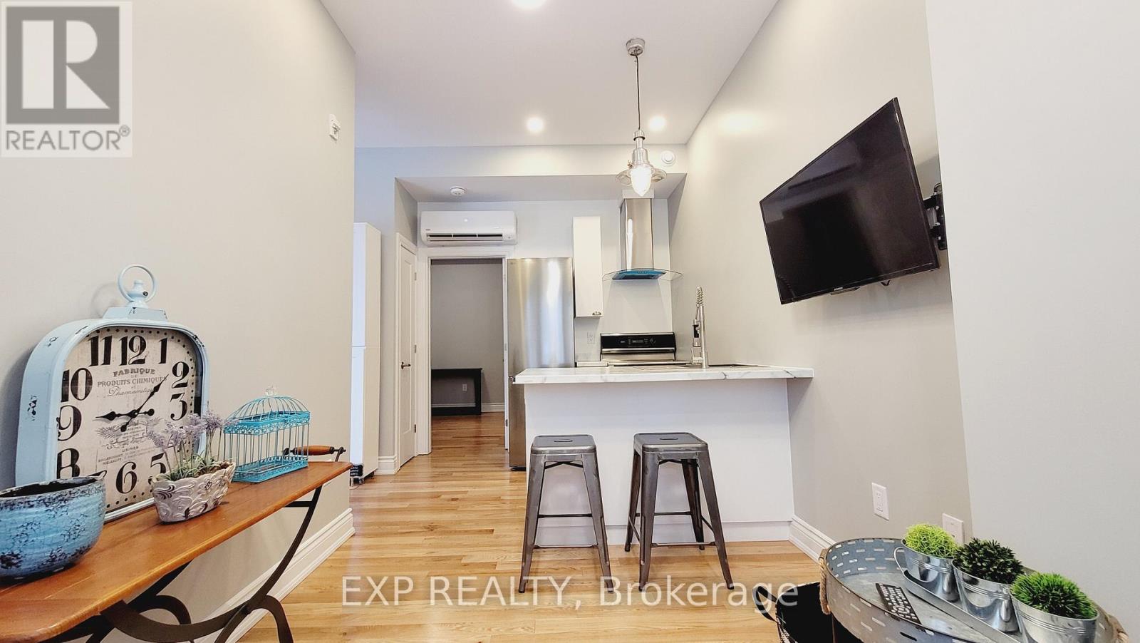 Photo 1 of 23 — 101 - 157 JAMES STREET Unit 101, Ottawa, ON K1R5M4