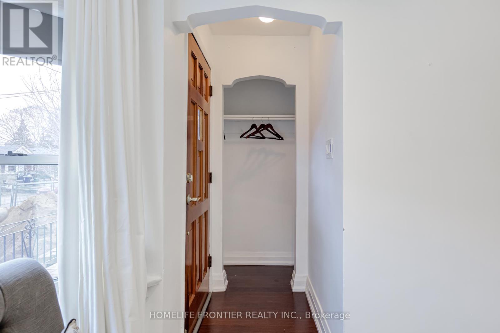 1105 GREENWOOD AVENUE