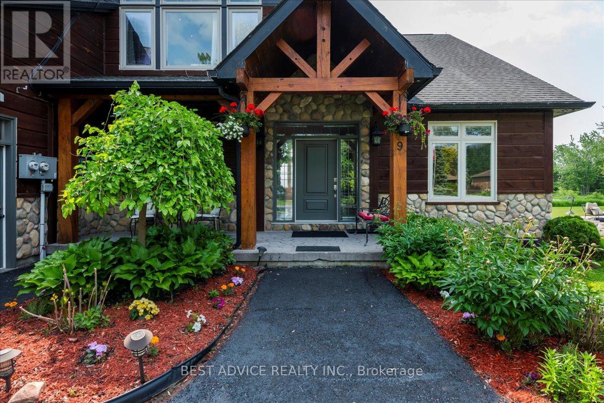 9 FERNWOOD LANE