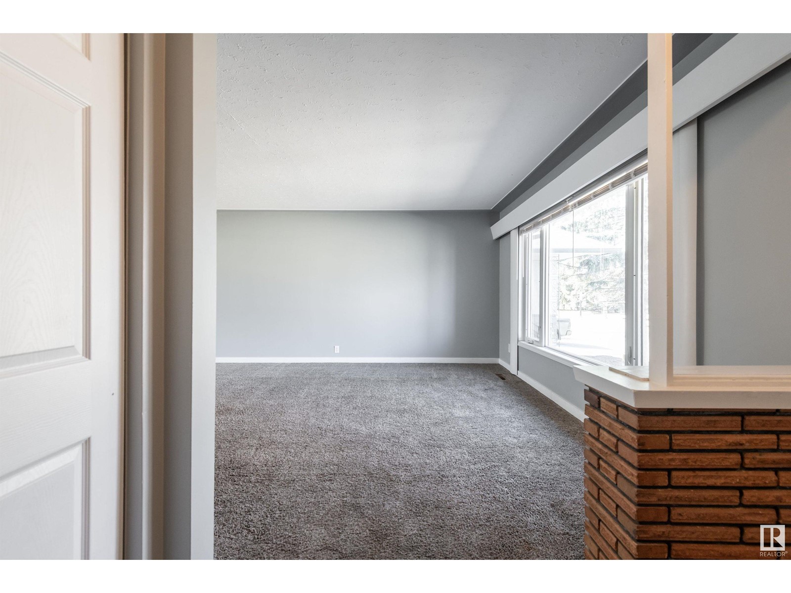 12107 & 12111 139 ST NW