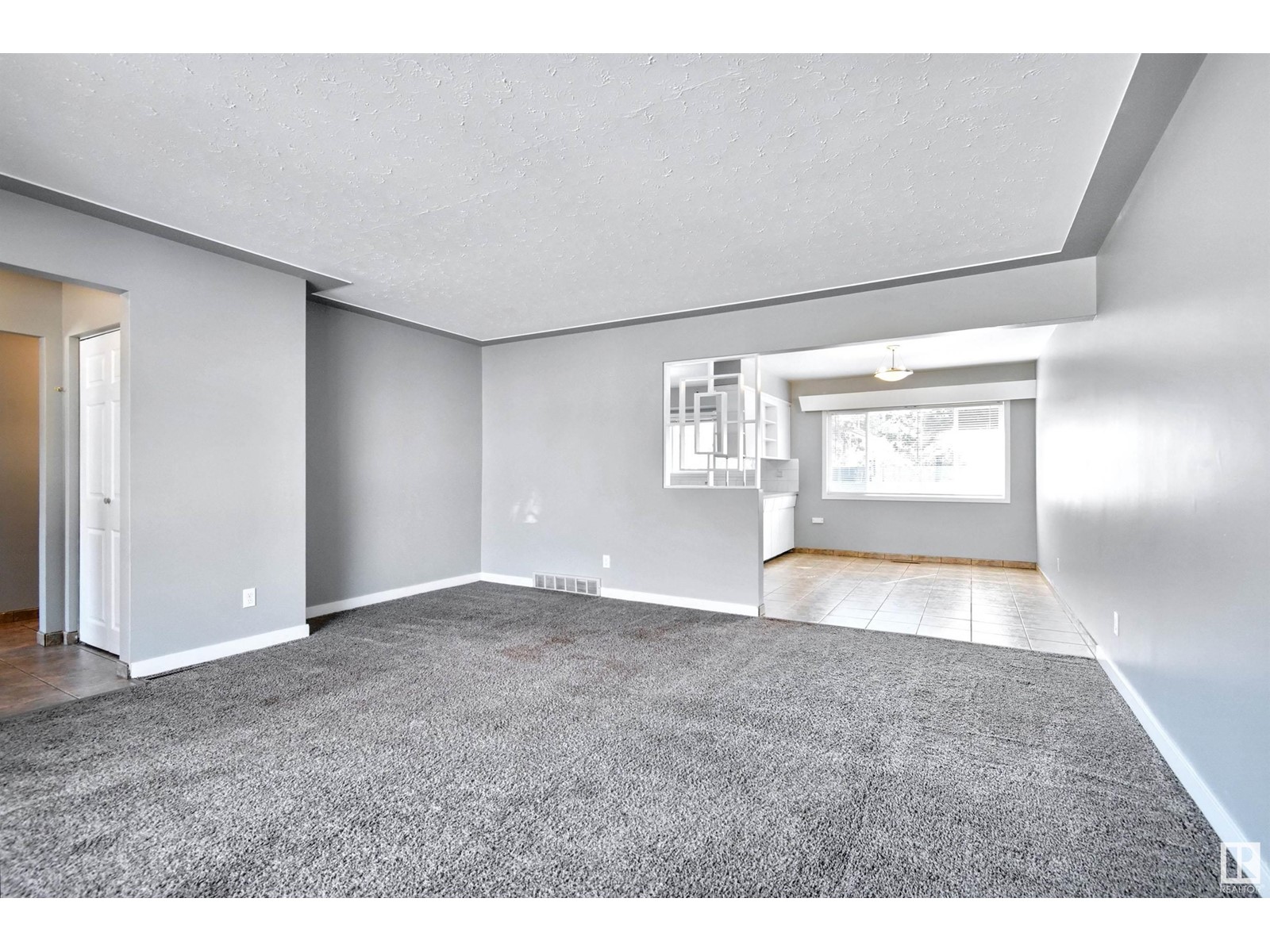 12107 & 12111 139 ST NW