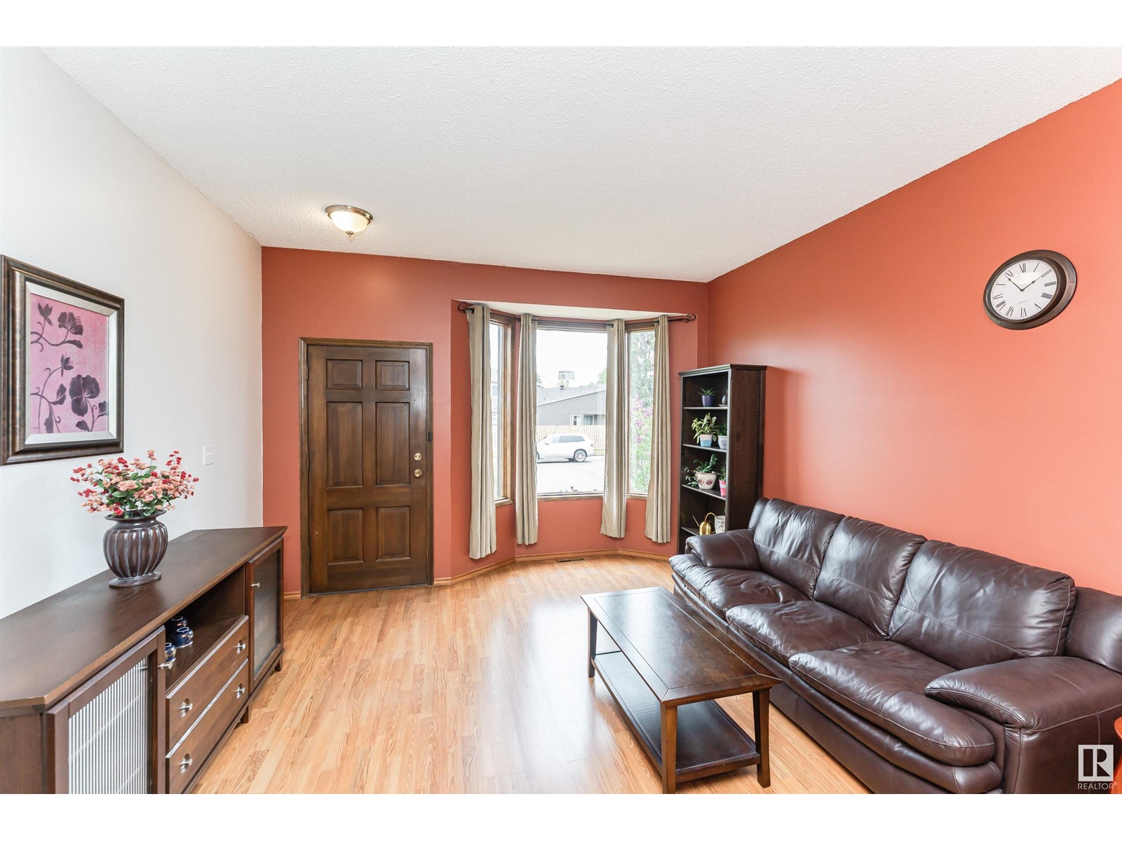 17304 92 AV NW