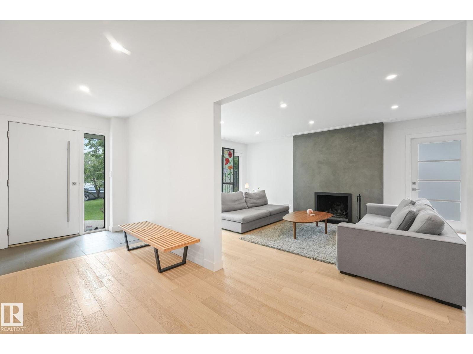 14128 98 AV NW