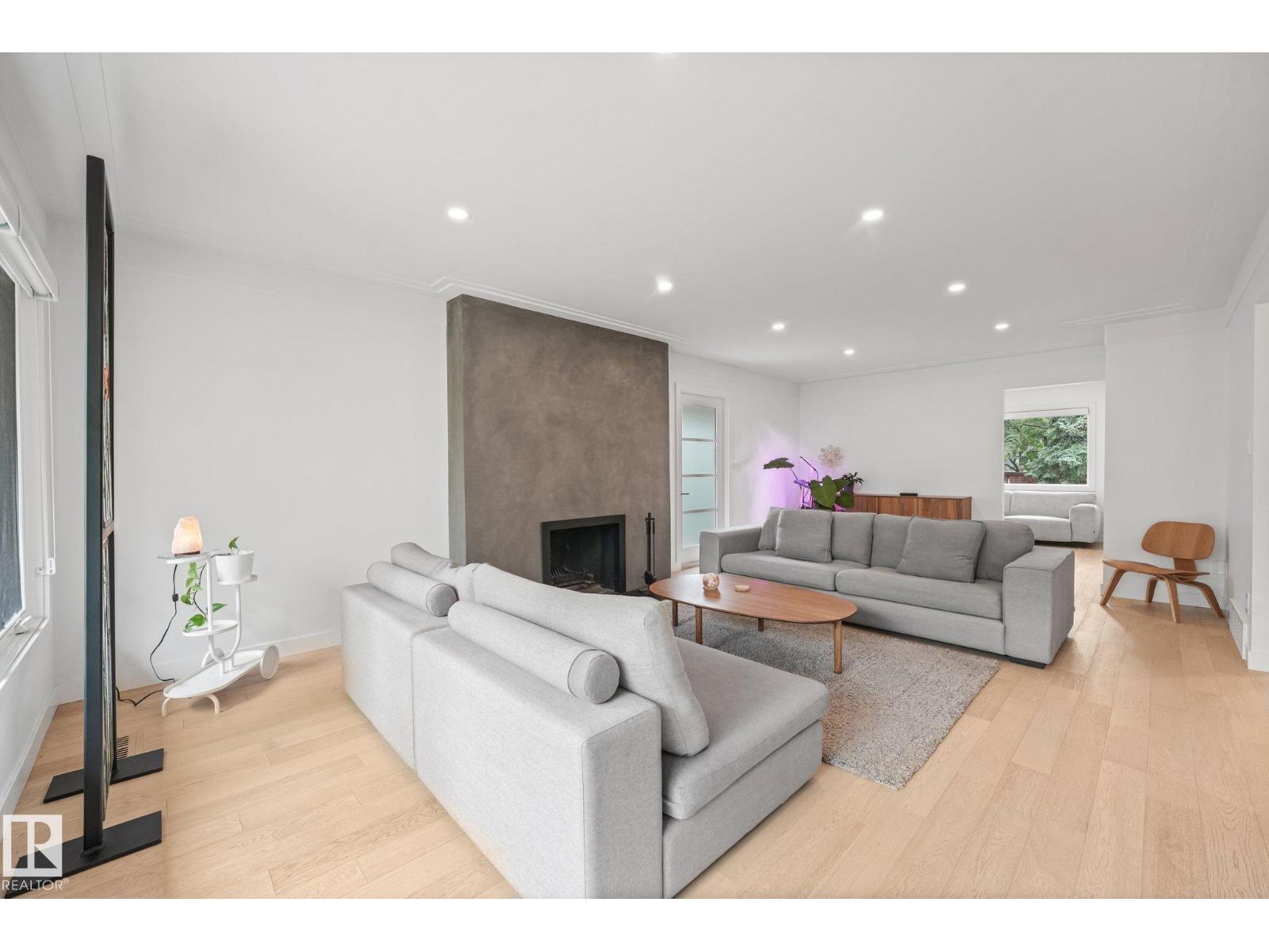 14128 98 AV NW