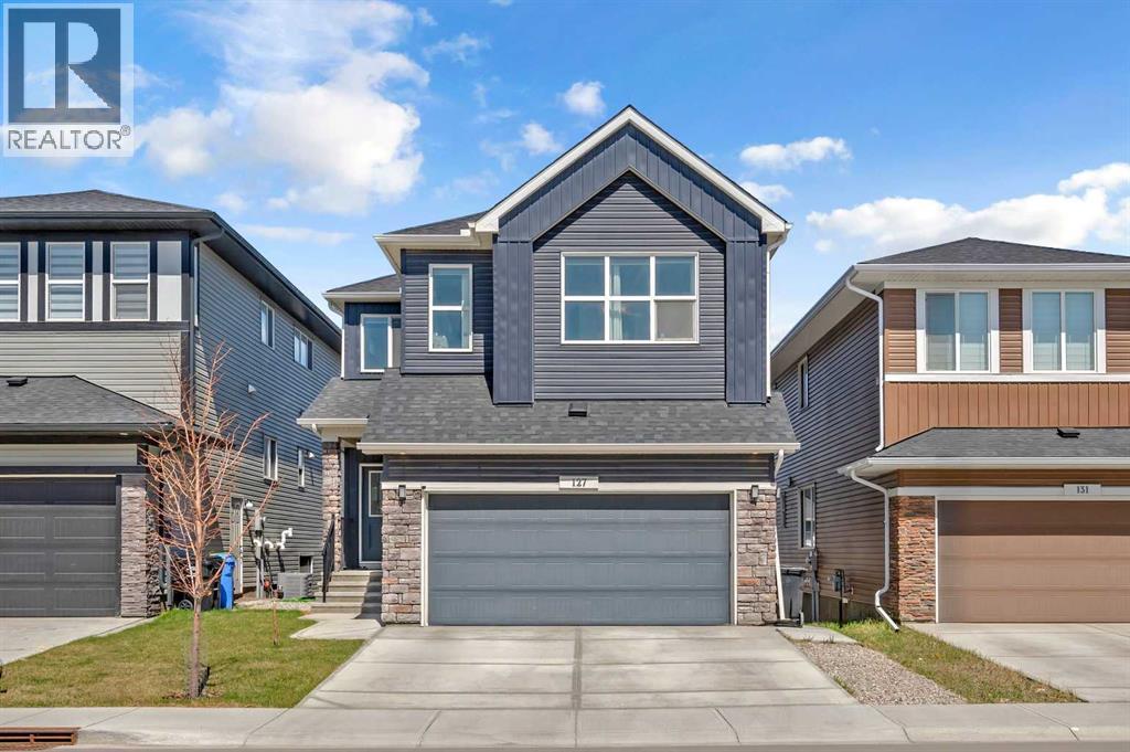 127 Ambleside Crescent NW