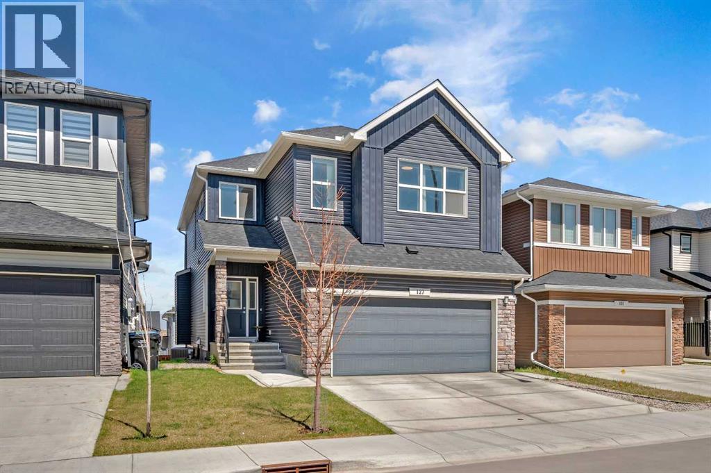 127 Ambleside Crescent NW