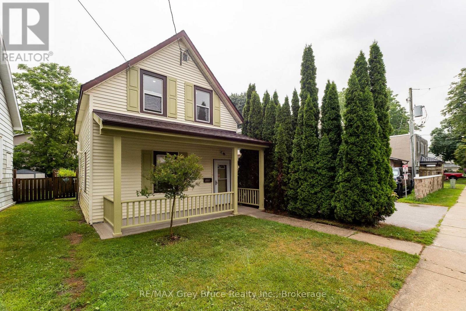 1131 3RD AVENUE W