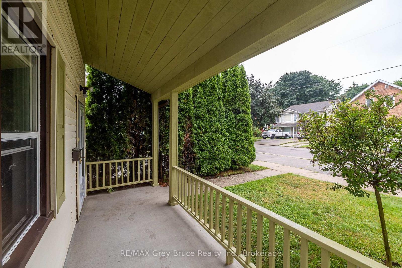 1131 3RD AVENUE W