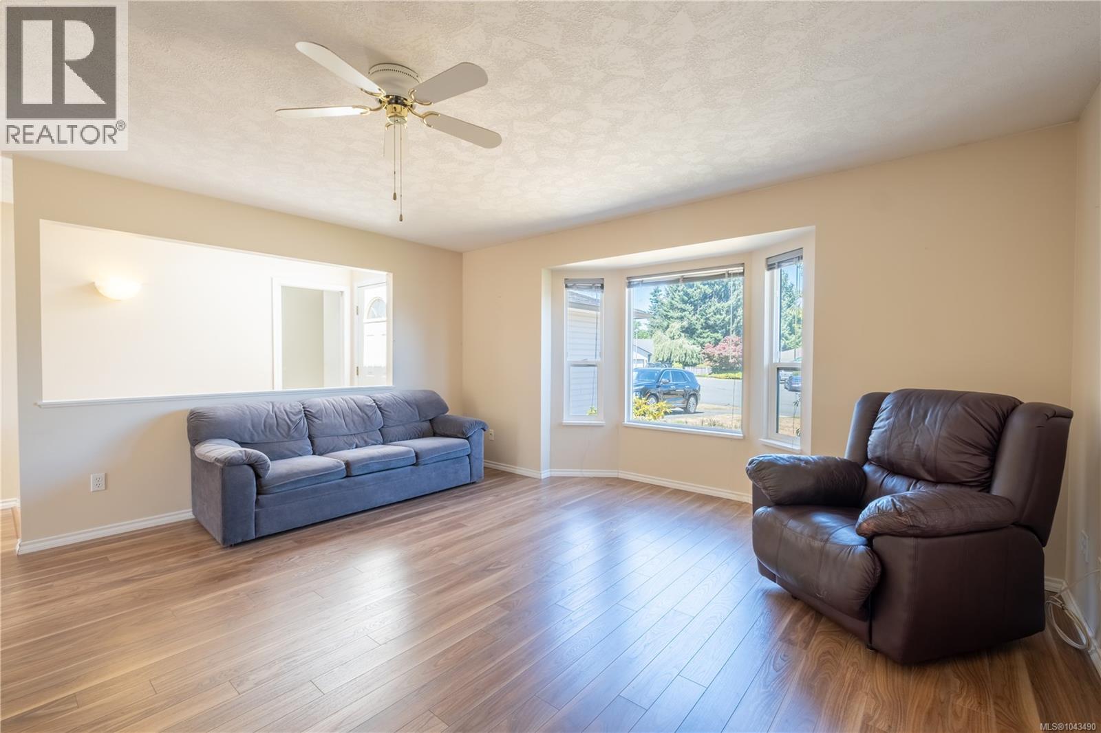 725 Applegate Rd