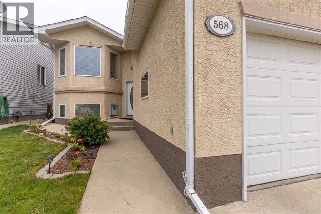 568 Heritage Boulevard W