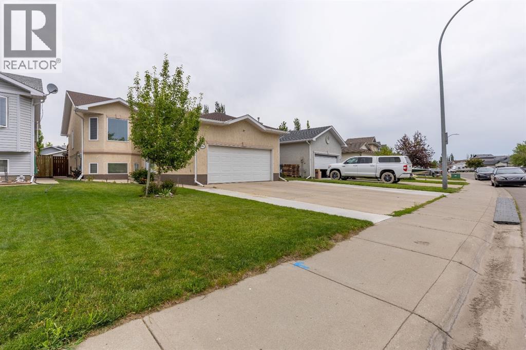 568 Heritage Boulevard W