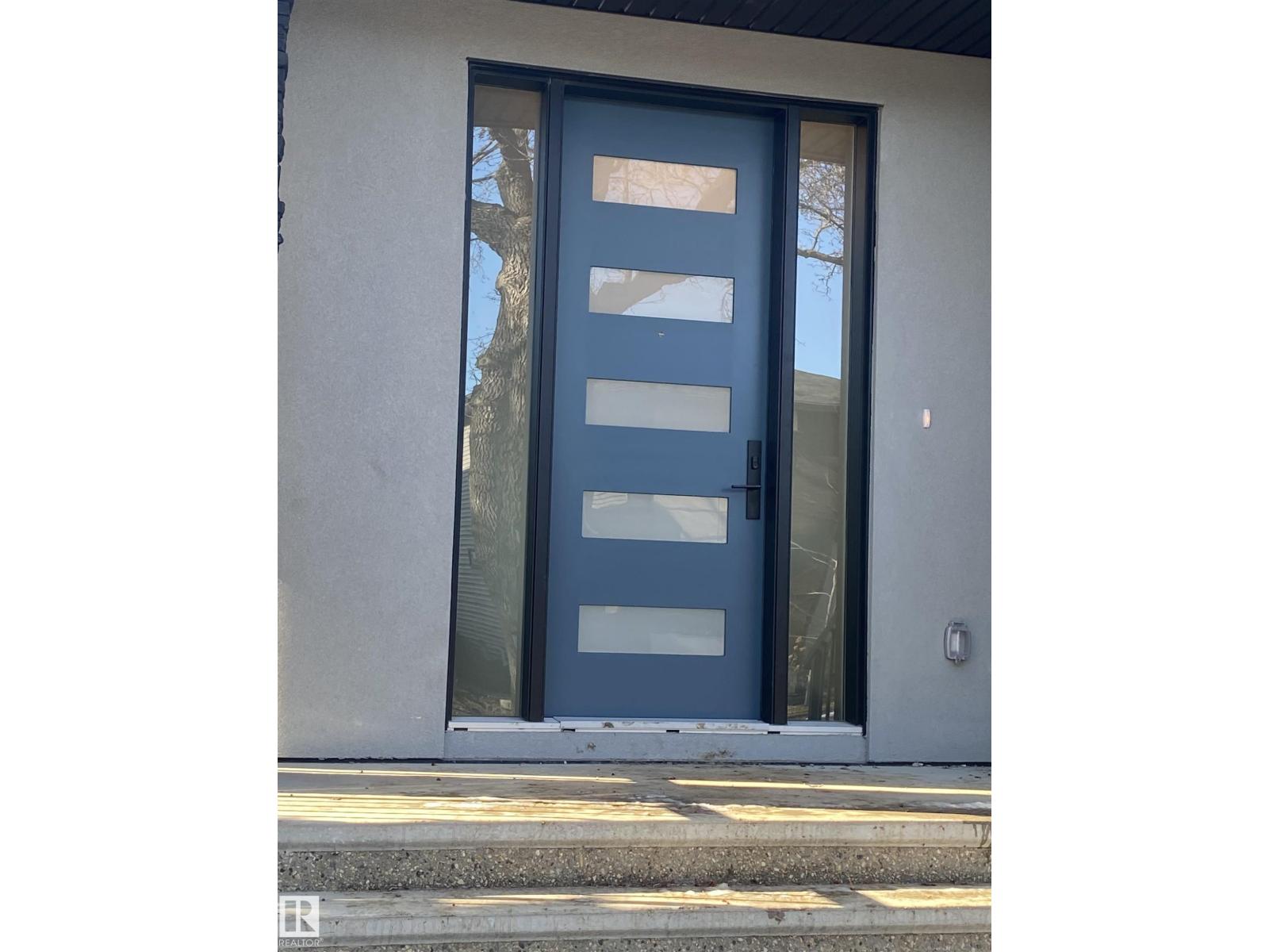 9515 75 AV NW