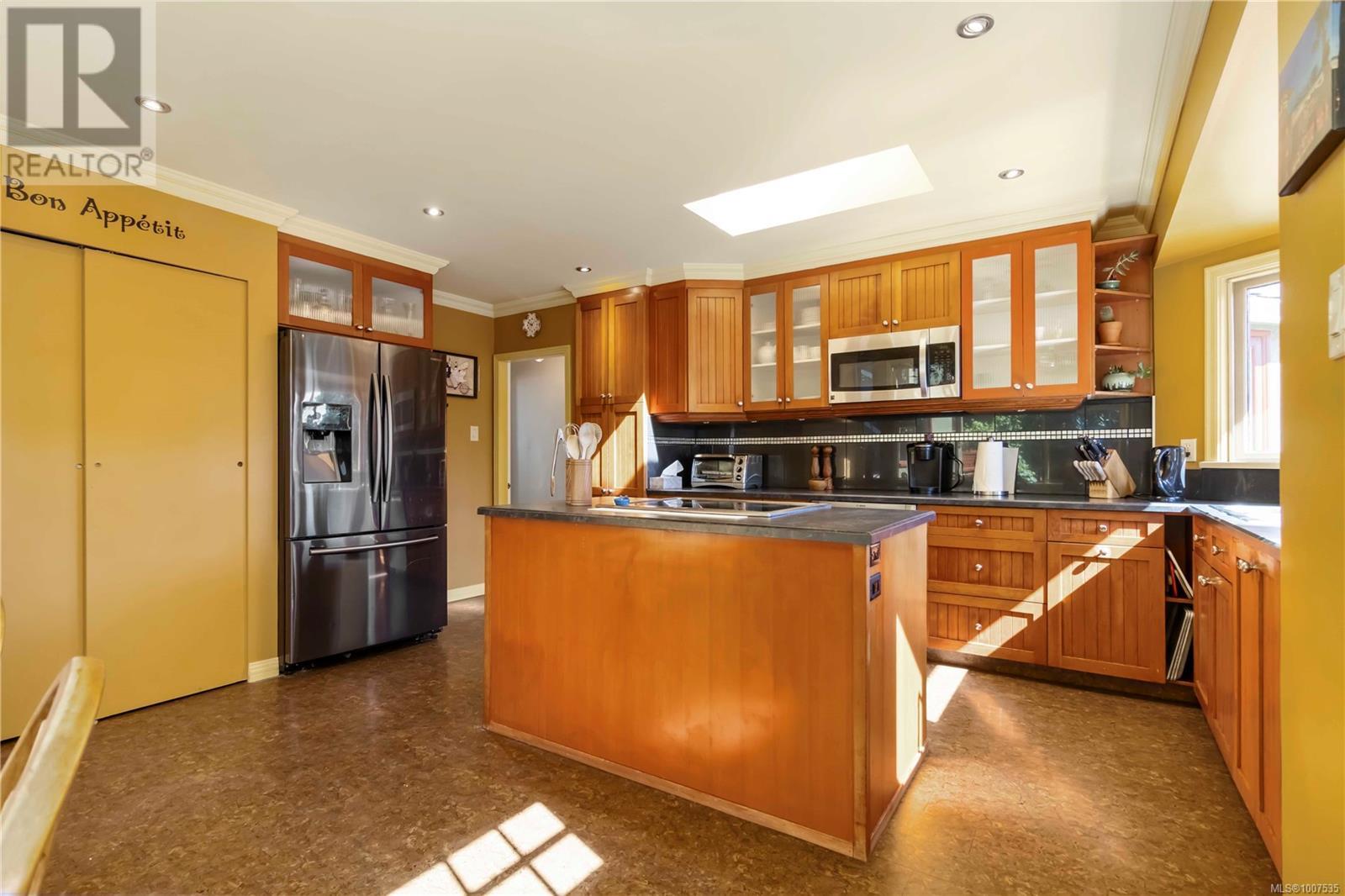 801 Old Esquimalt Rd