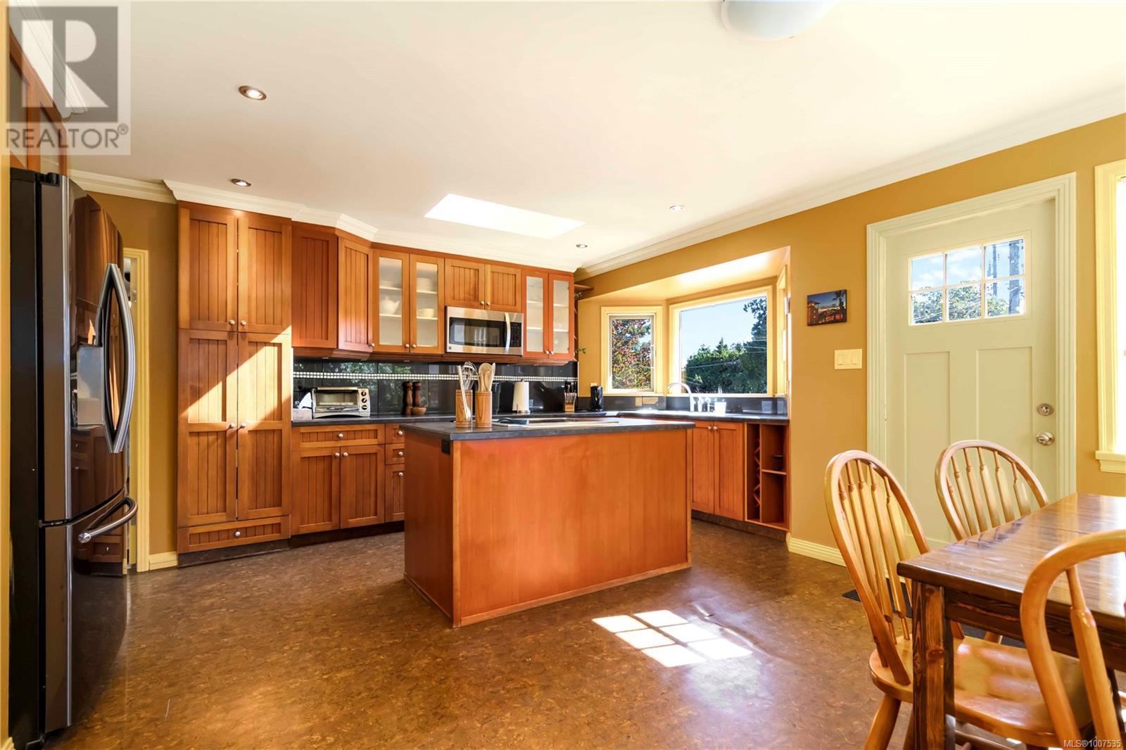 801 Old Esquimalt Rd