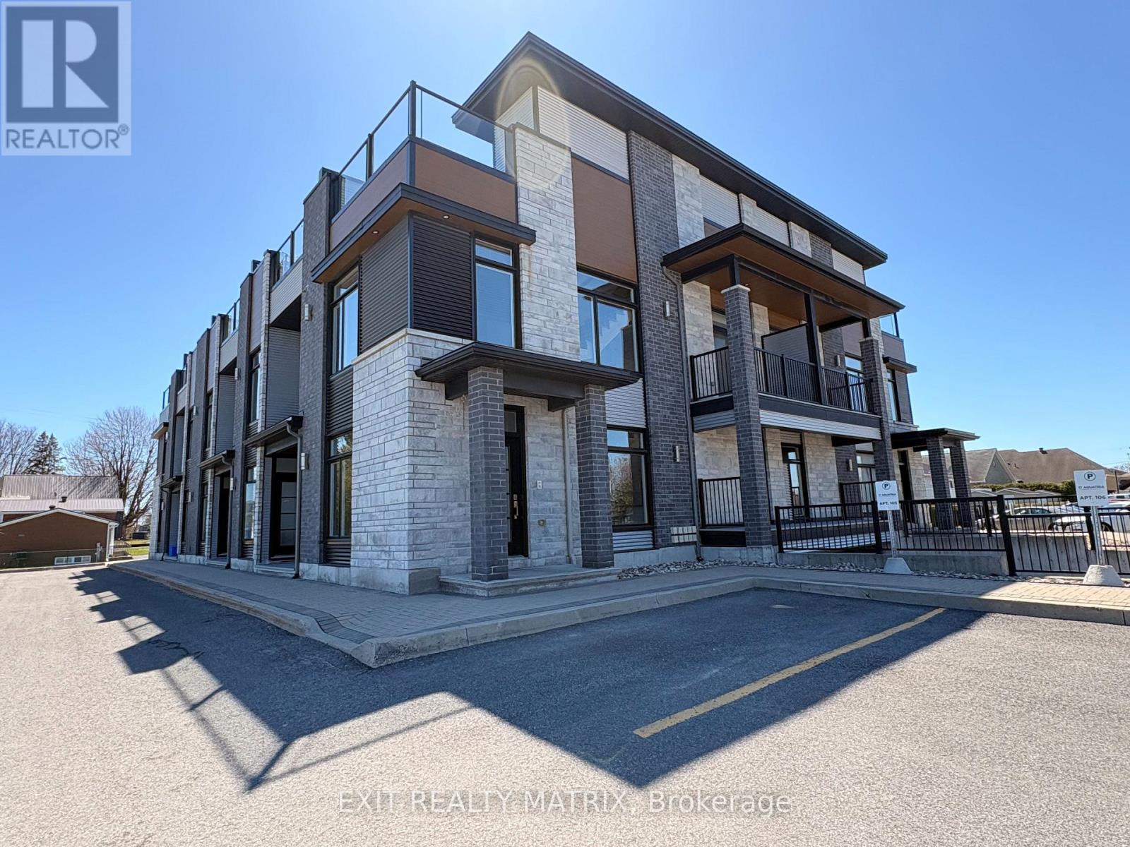 106 - 17 AQUATRIA STREET